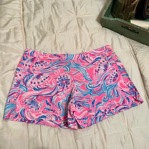 Lilly Pulitzer Ocean View Short in Don't be Jelly Shorts Prosecco Pink | L - Picture 2 of 6